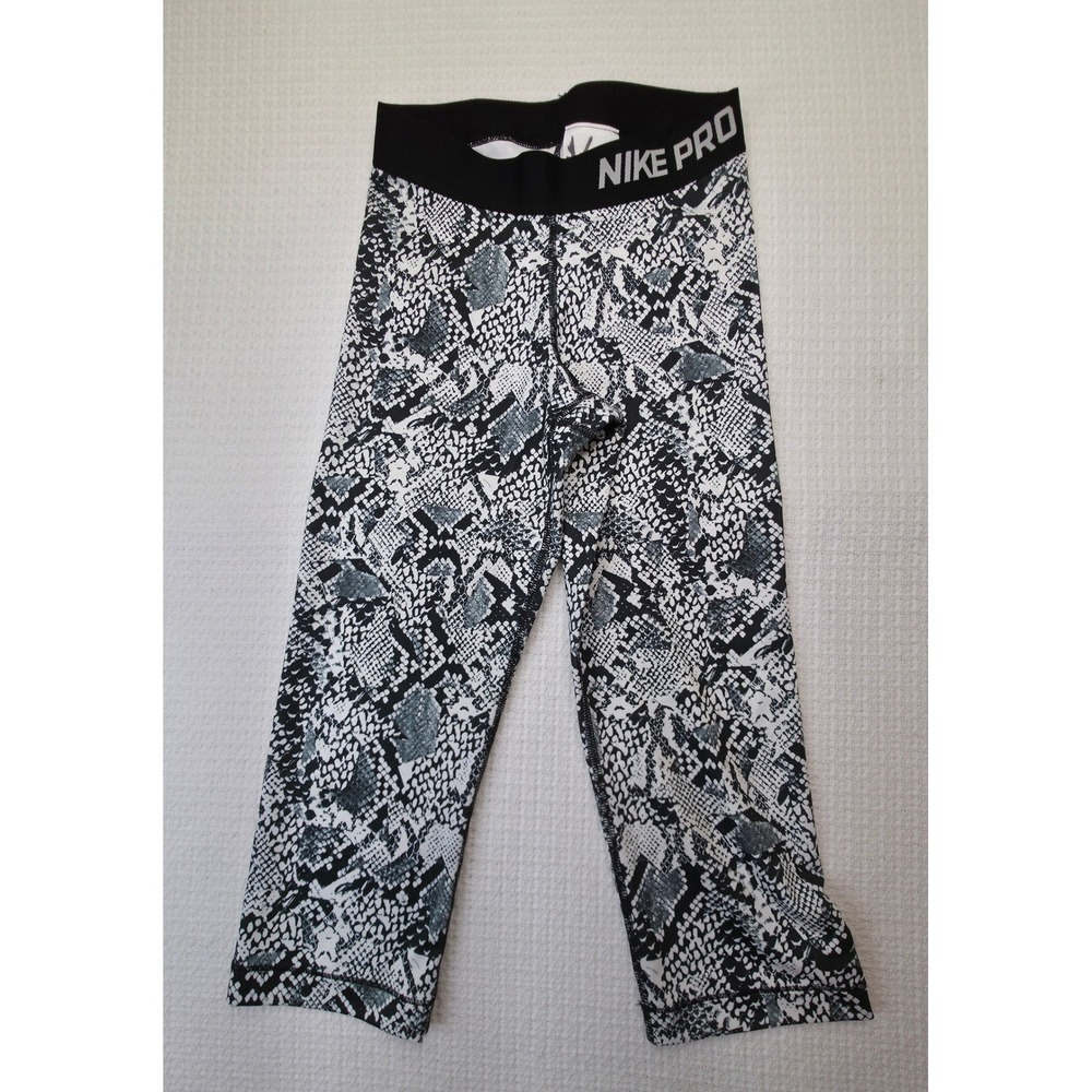 Nike Pro Leggings Women XS‎ Black White Snakeskin Print  Cropped Tights